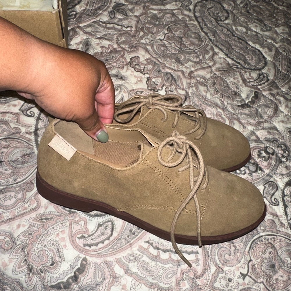 Bass Tan Flats Minimalist Loafers